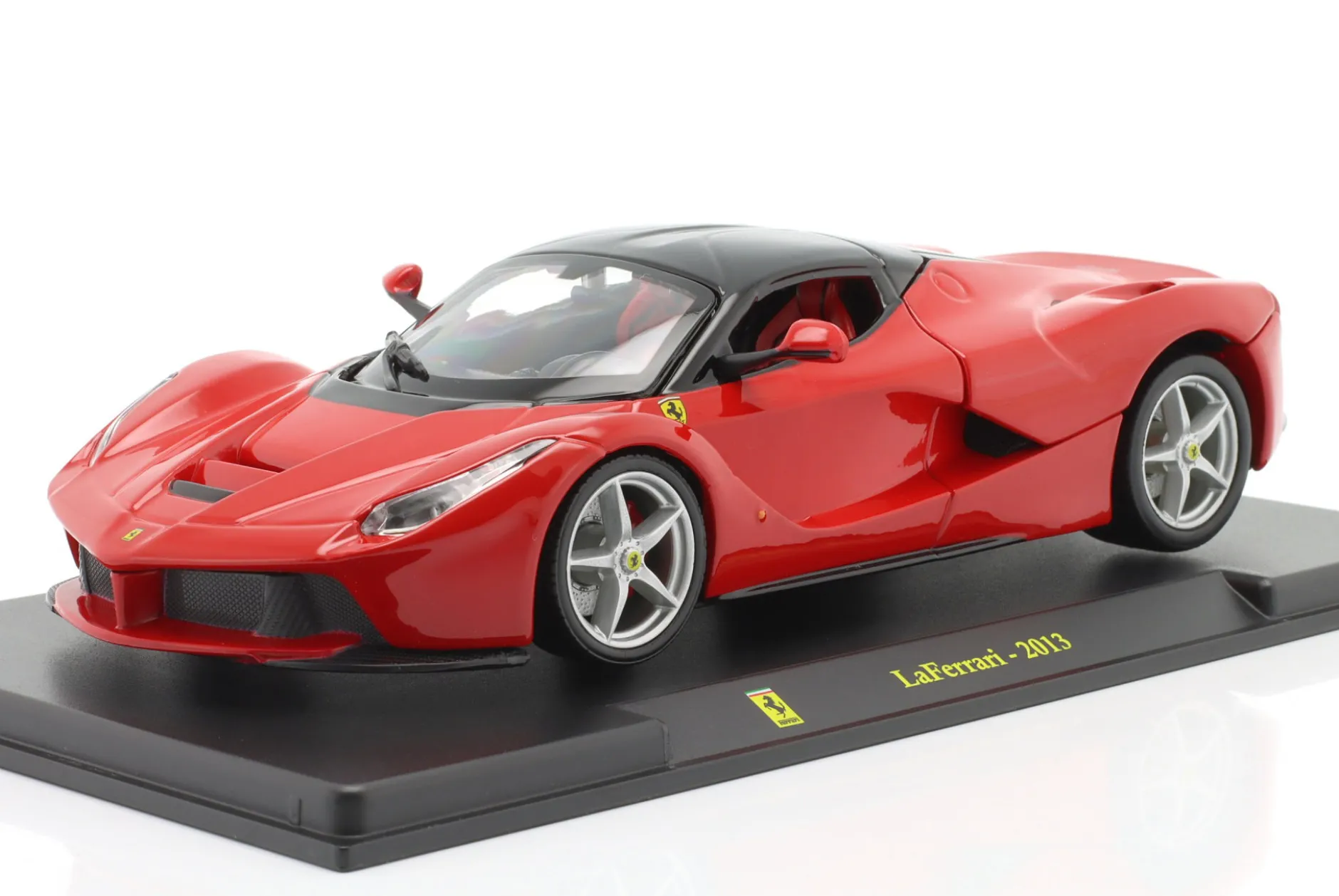 Ferrari LaFerrari Baujahr 2013 rot / schwarz 1:24 Bburago