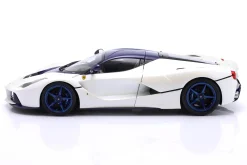 Ferrari LaFerrari Baujahr 2012 weiß / blau 1:18 BBR