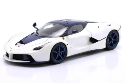 Ferrari LaFerrari Baujahr 2012 weiß / blau 1:18 BBR