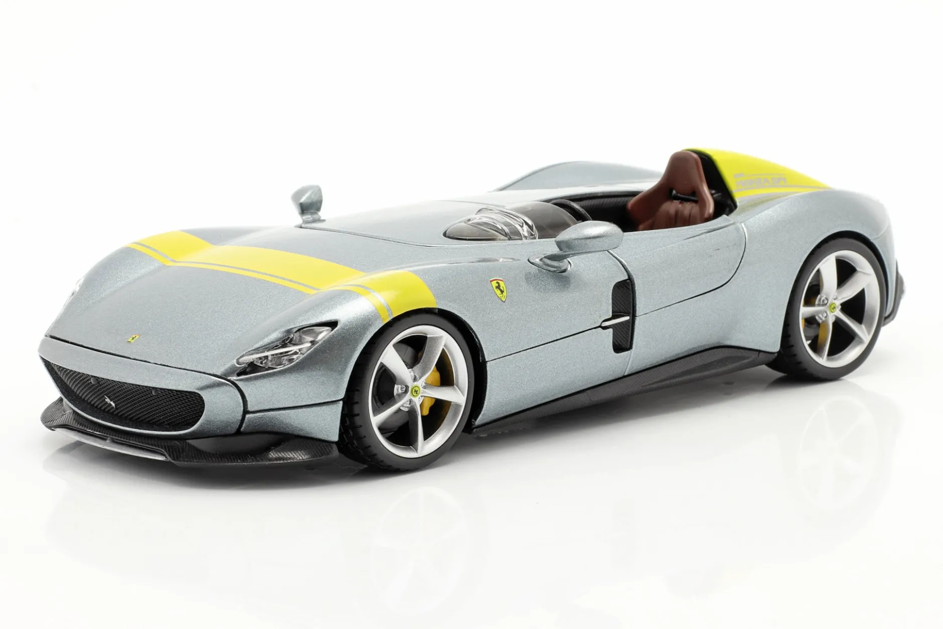 Ferrari Monza SP1 Baujahr 2019 grau metallic / gelb 1:24 Bburago