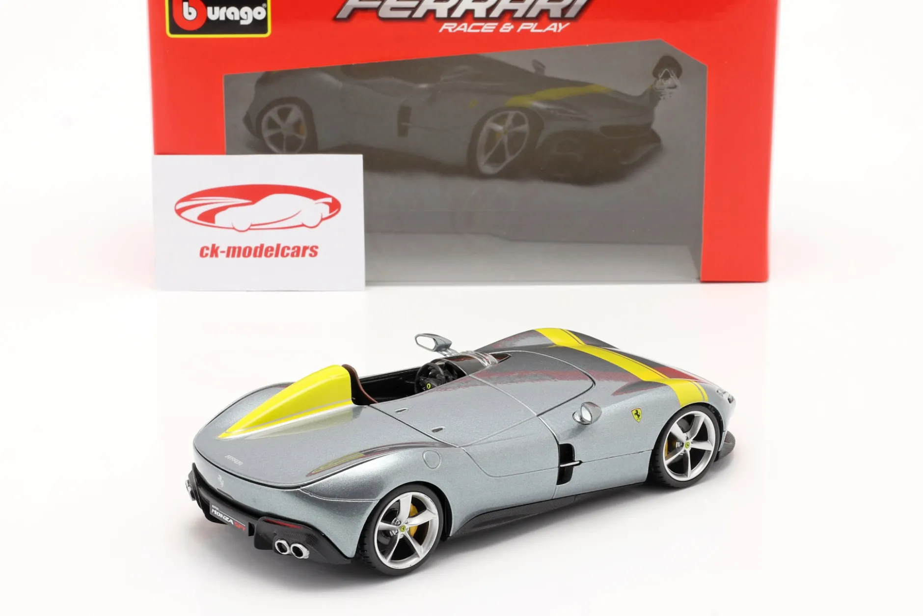 Ferrari Monza SP1 Baujahr 2019 grau metallic / gelb 1:24 Bburago