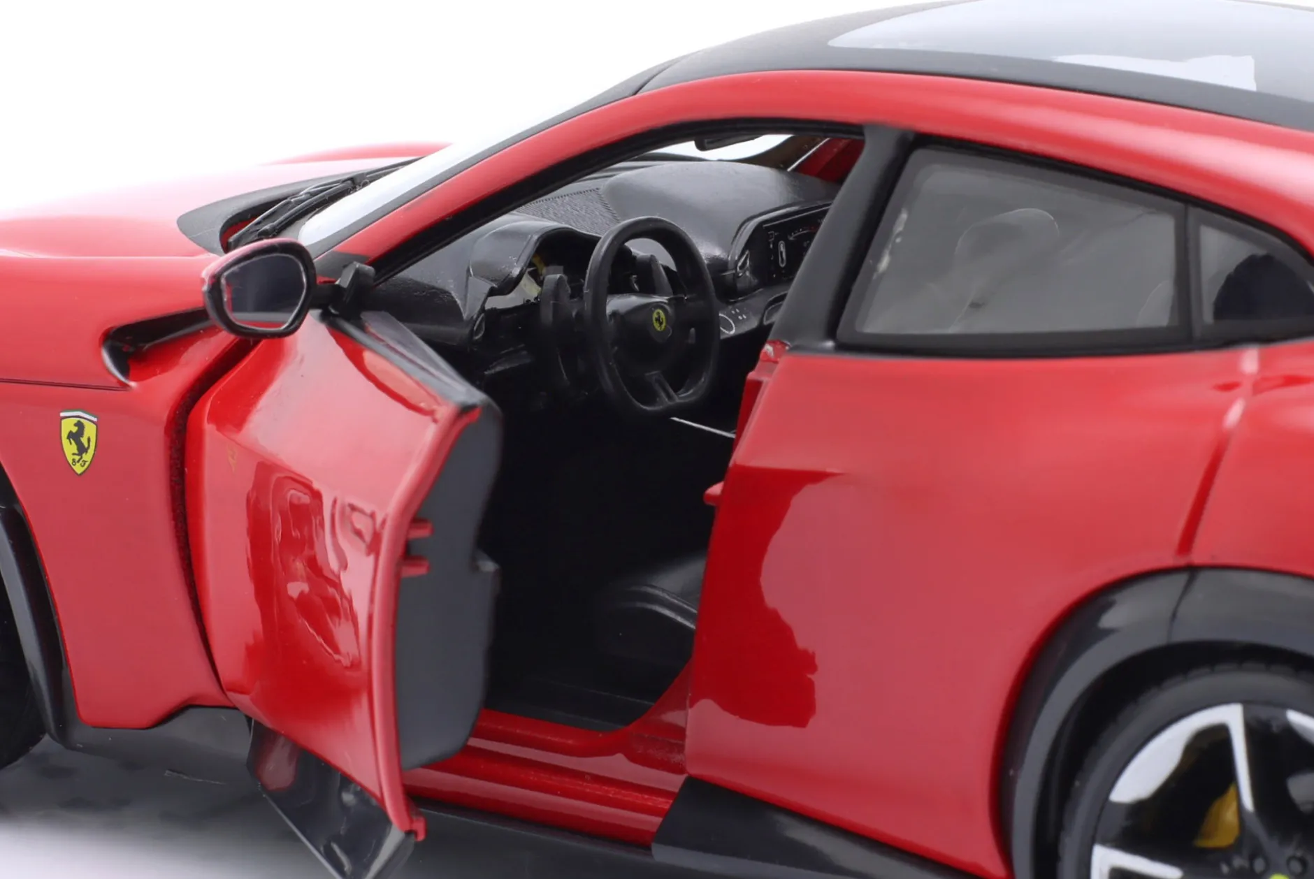 Ferrari Purosangue Baujahr 2022 rot 1:24 Bburago