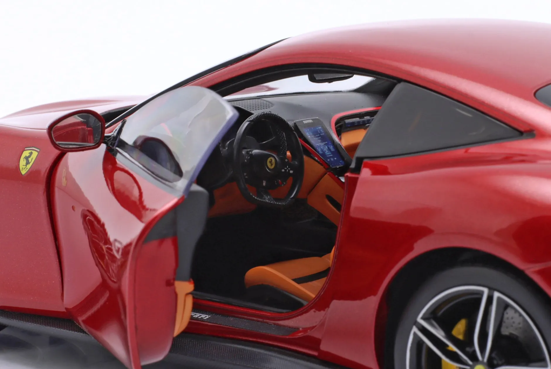 Ferrari Roma Baujahr 2019 magma rot 1:18 Polistil
