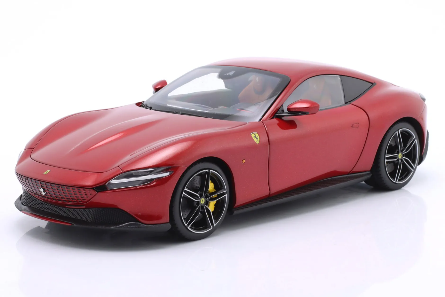 Ferrari Roma Baujahr 2019 magma rot 1:18 Polistil