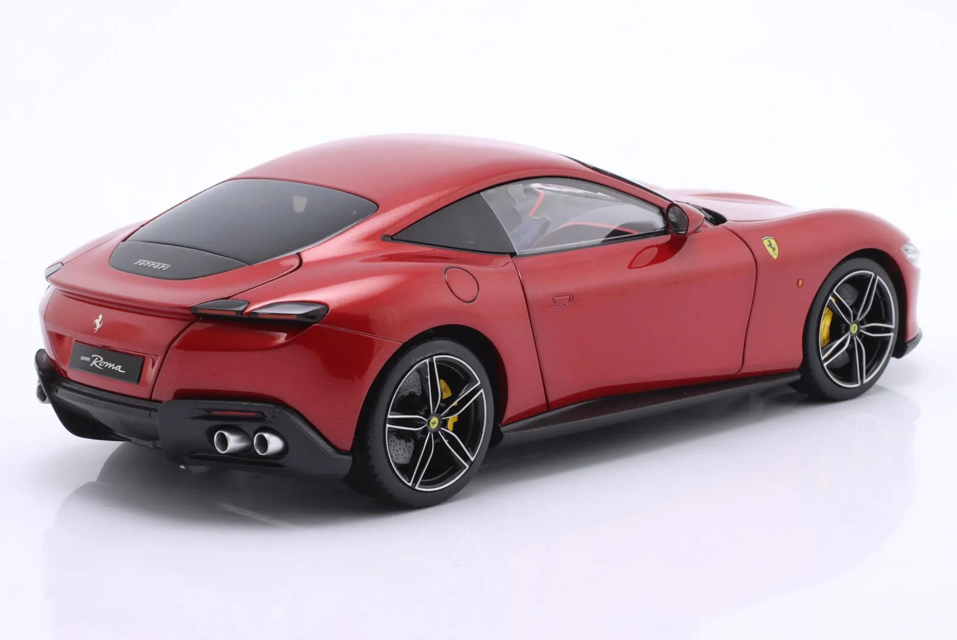 Ferrari Roma Baujahr 2019 magma rot 1:18 Polistil