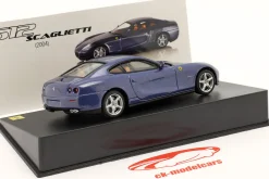Ferrari 612 Scaglietti Baujahr 2004 mit Vitrine blau 1:43 Altaya
