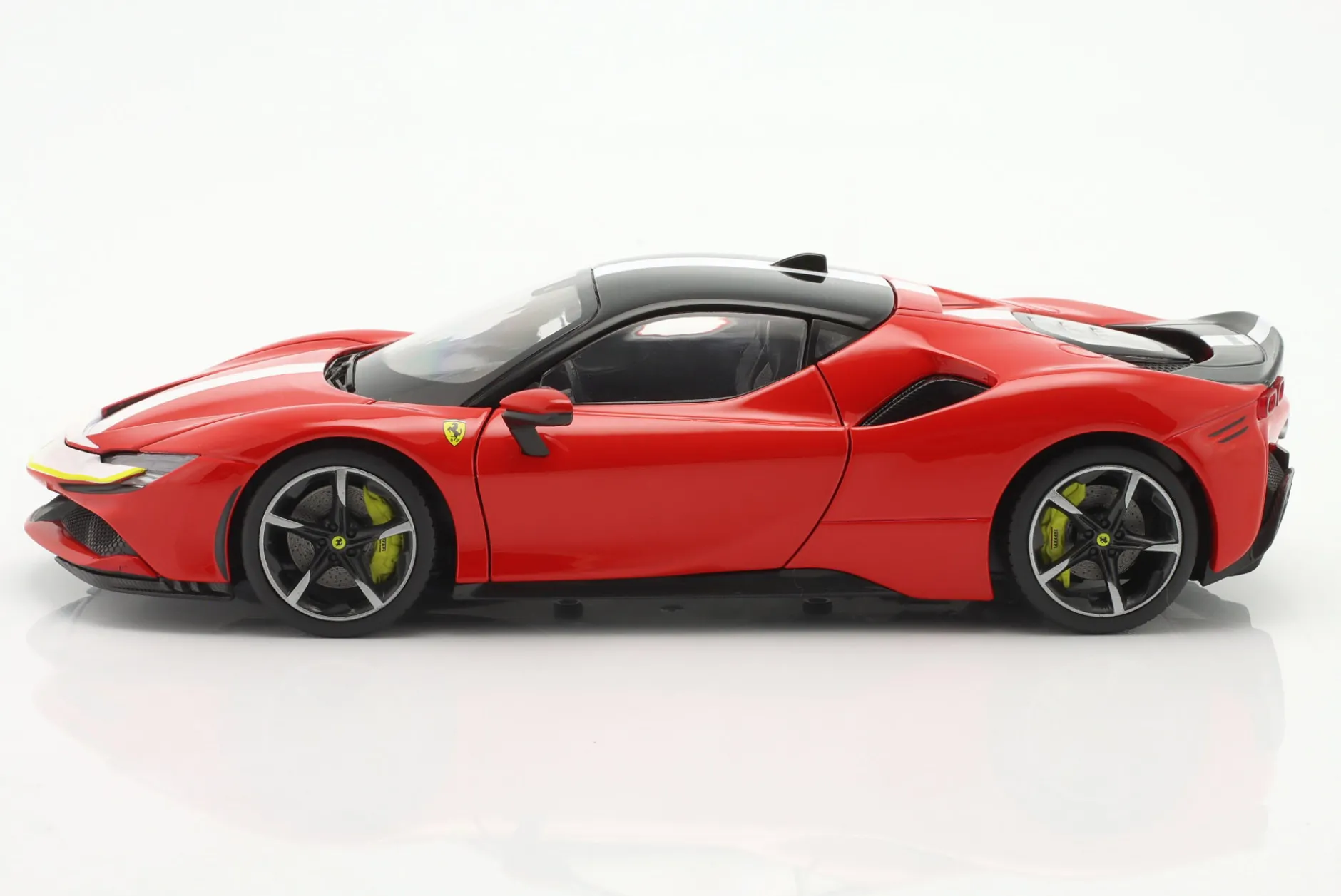 Ferrari SF90 Stradale Assetto Fiorano 2020 rot 1:18 Bburago Signature