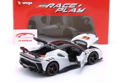 Ferrari SF90 XX Stradale Baujahr 2024 weiß metallic 1:18 Bburago