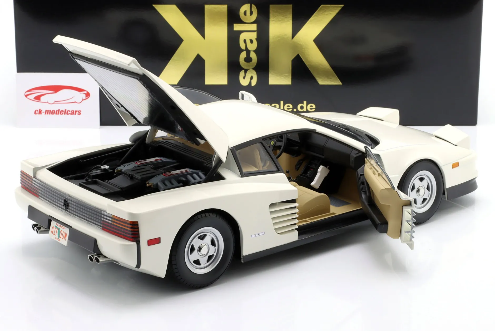 Ferrari Testarossa Monospeccio US-Version Baujahr 1984 weiß 1:12 KK-Scale
