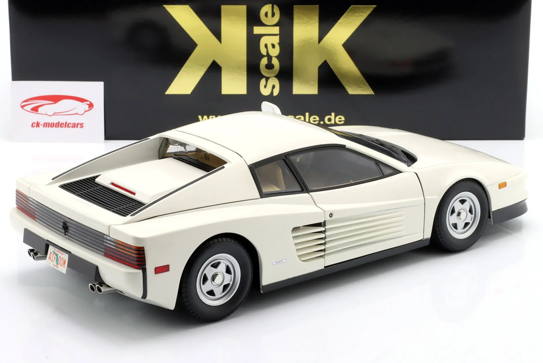 Ferrari Testarossa Monospeccio US-Version Baujahr 1984 weiß 1:12 KK-Scale