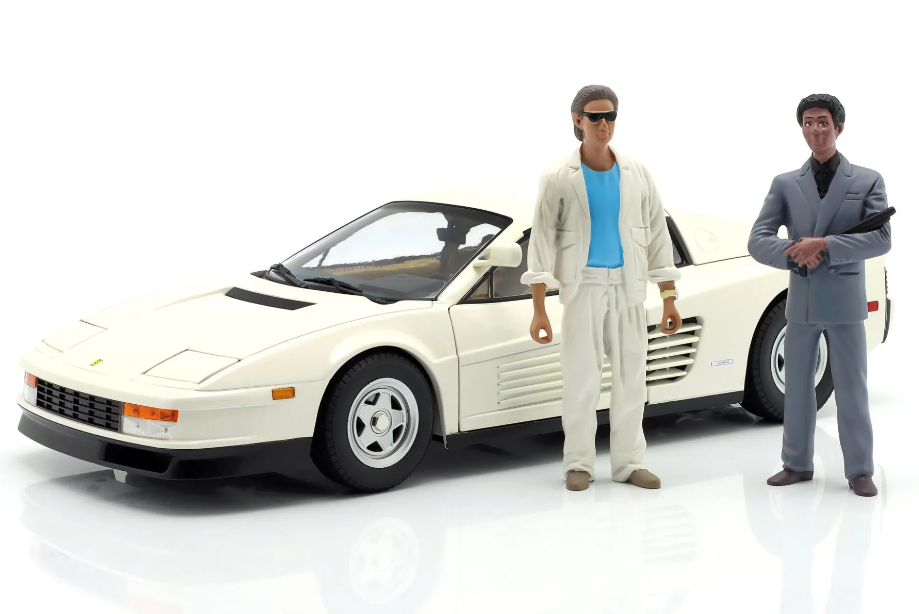 Ferrari Testarossa Monospeccio US-Version Baujahr 1984 weiß 1:12 KK-Scale