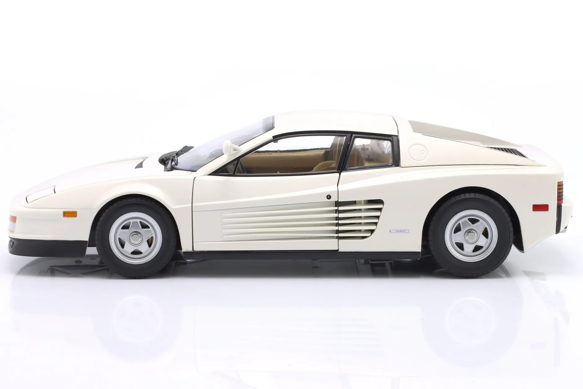 Ferrari Testarossa Monospeccio US-Version Baujahr 1984 weiß 1:12 KK-Scale