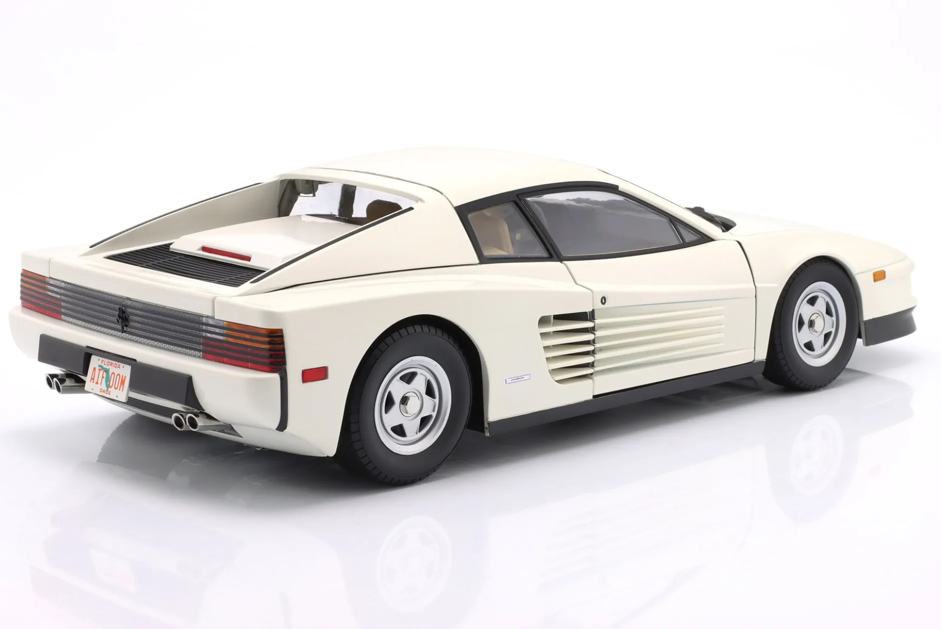 Ferrari Testarossa Monospeccio US-Version Baujahr 1984 weiß 1:12 KK-Scale