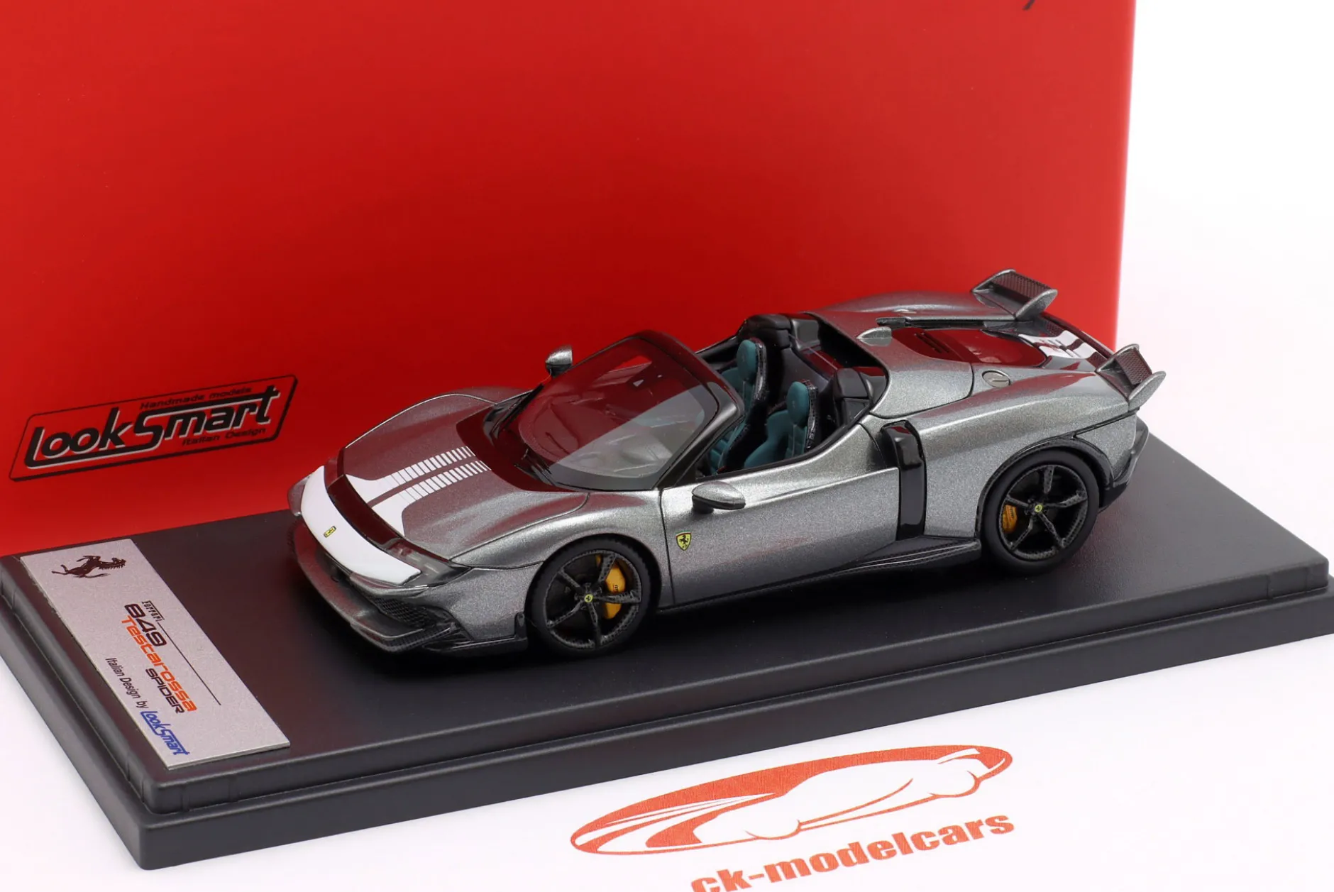 Ferrari 849 Testarossa Spider Assetto Fiorano 2026 grau metallic 1:43 LookSmart