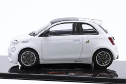 Fiat 500e Abarth Baujahr 2024 weiß 1:43 Ixo