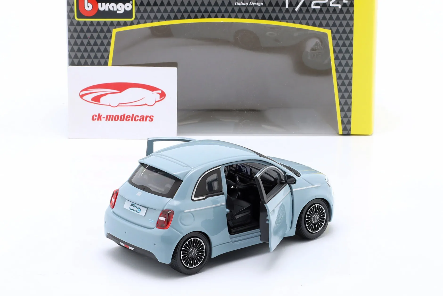 Fiat 500e Baujahr 2023 hellblau 1:24 Bburago