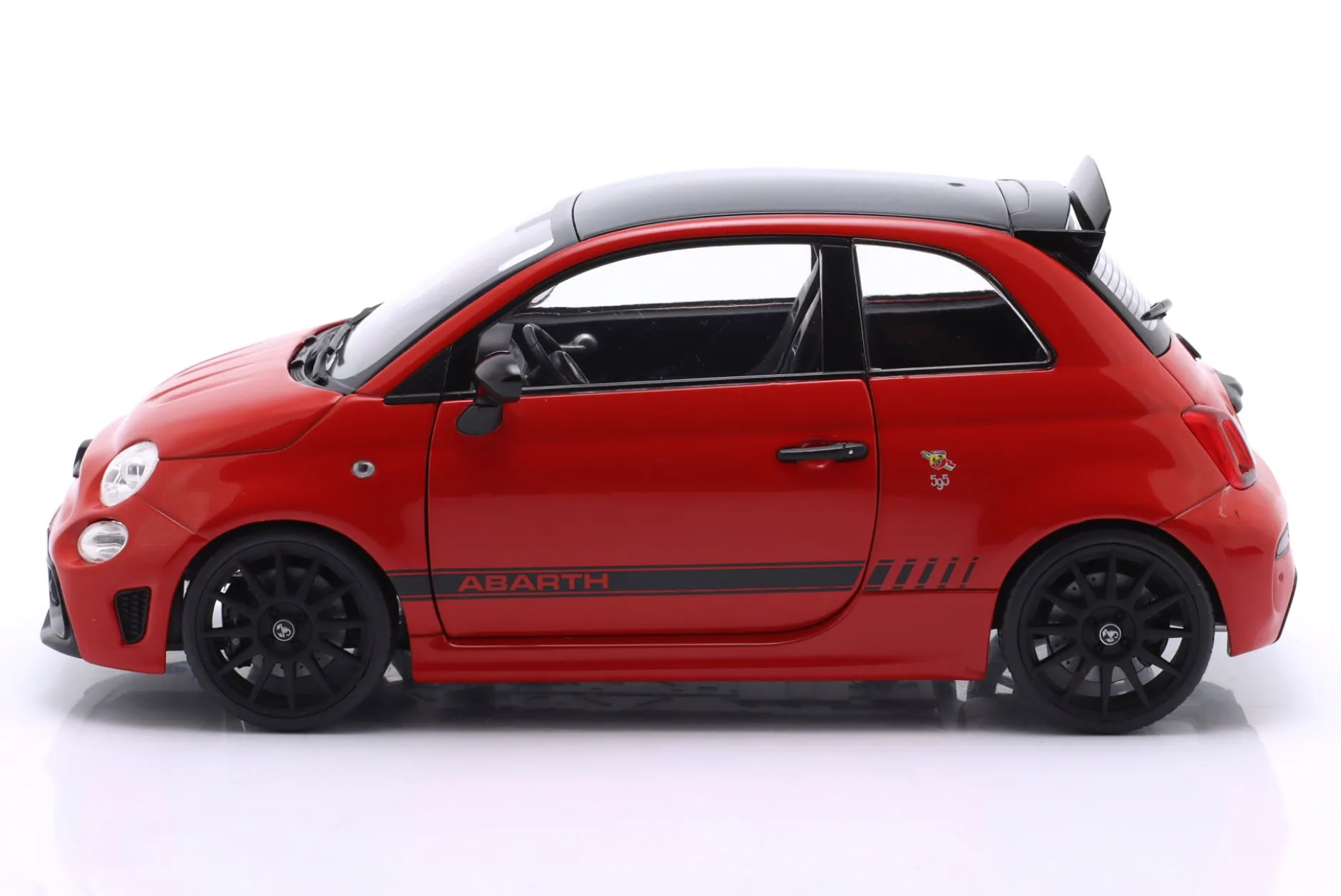Fiat F595 Abarth Baujahr 2023 rot 1:18 Solido
