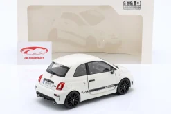 Fiat F595 Abarth Baujahr 2022 weiß 1:18 Solido