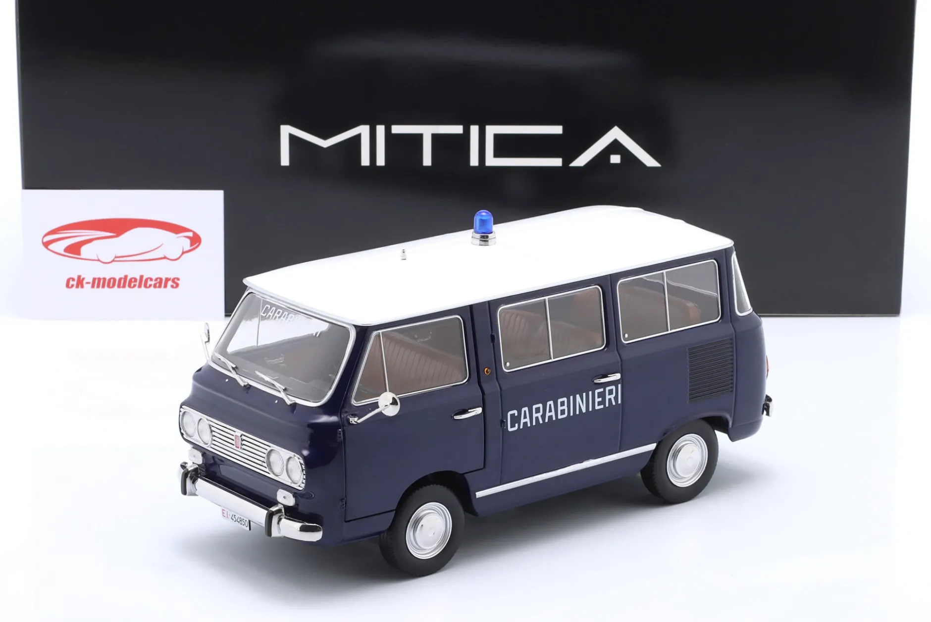 Fiat 850 Familiare Carabinieri Baujahr 1970 blau, weiß 1:18 Mitica