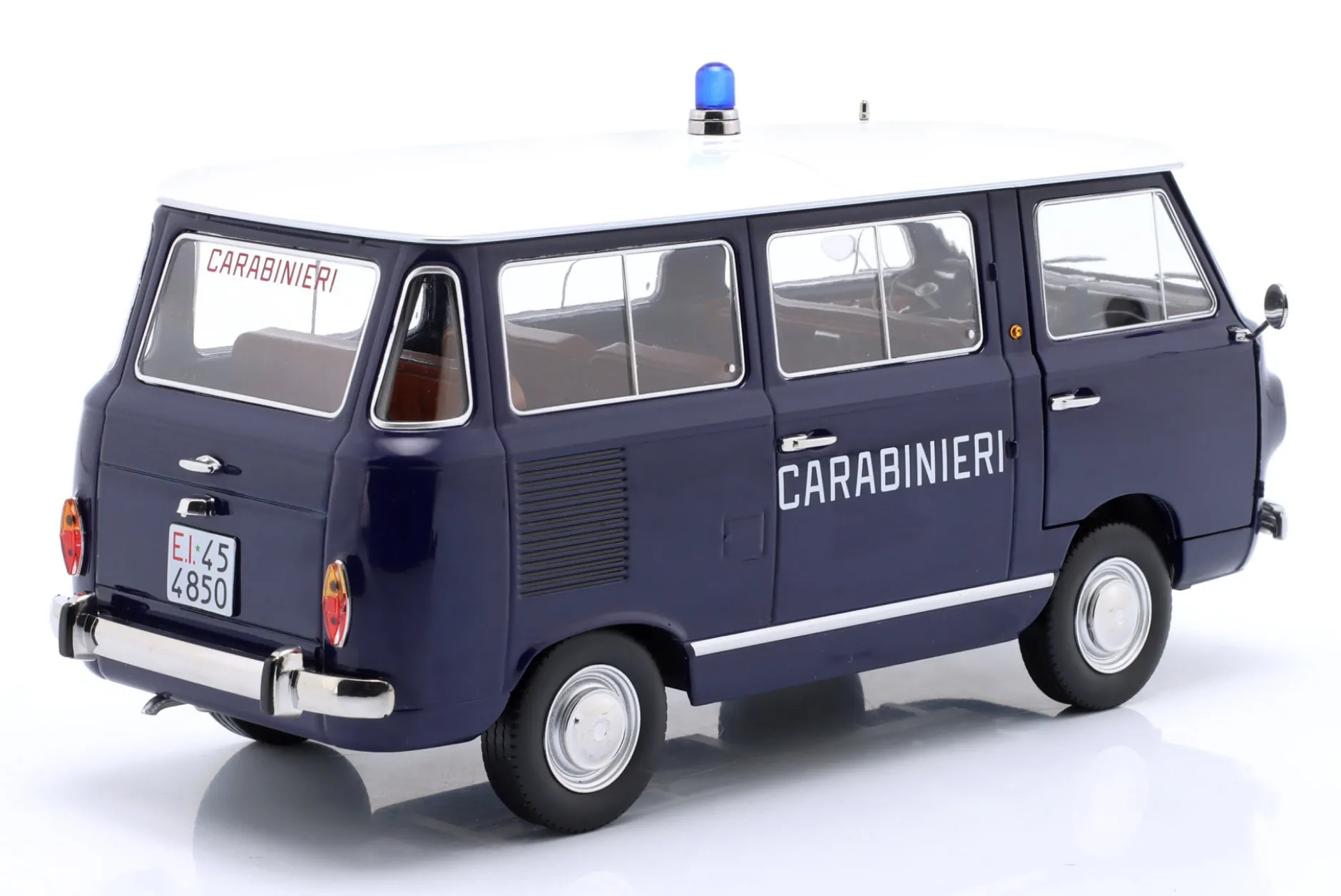 Fiat 850 Familiare Carabinieri Baujahr 1970 blau, weiß 1:18 Mitica
