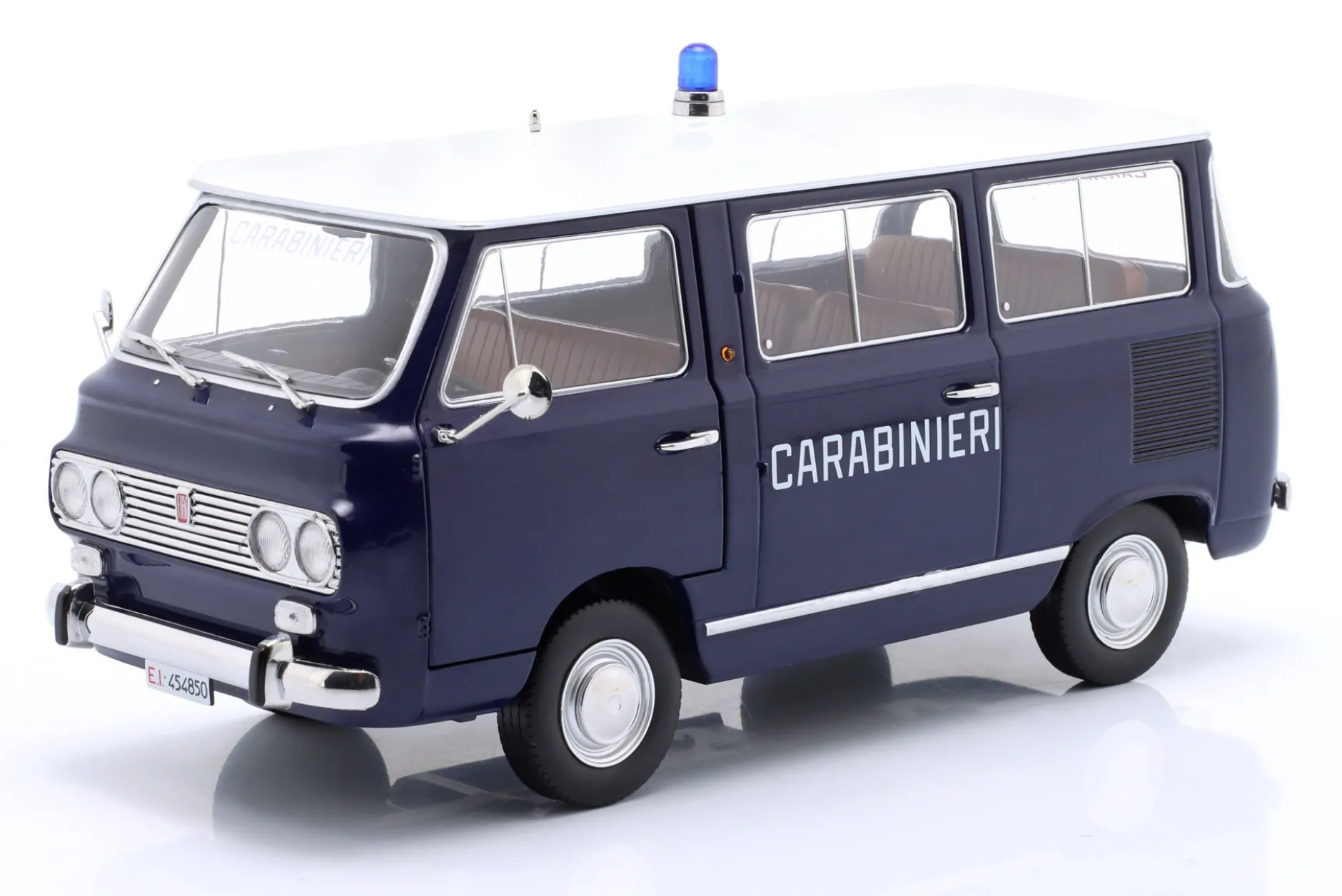 Fiat 850 Familiare Carabinieri Baujahr 1970 blau, weiß 1:18 Mitica