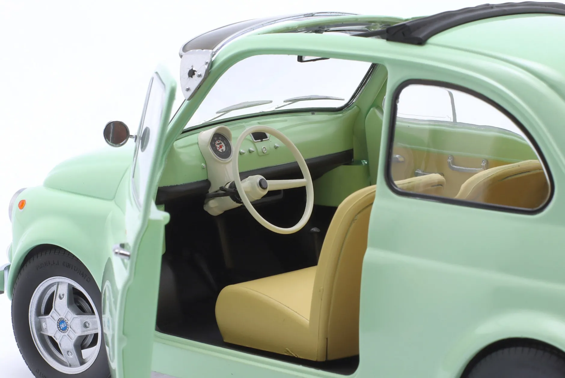 Fiat 500 F Custom Baujahr 1968 mintgrün 1:12 KK-Scale