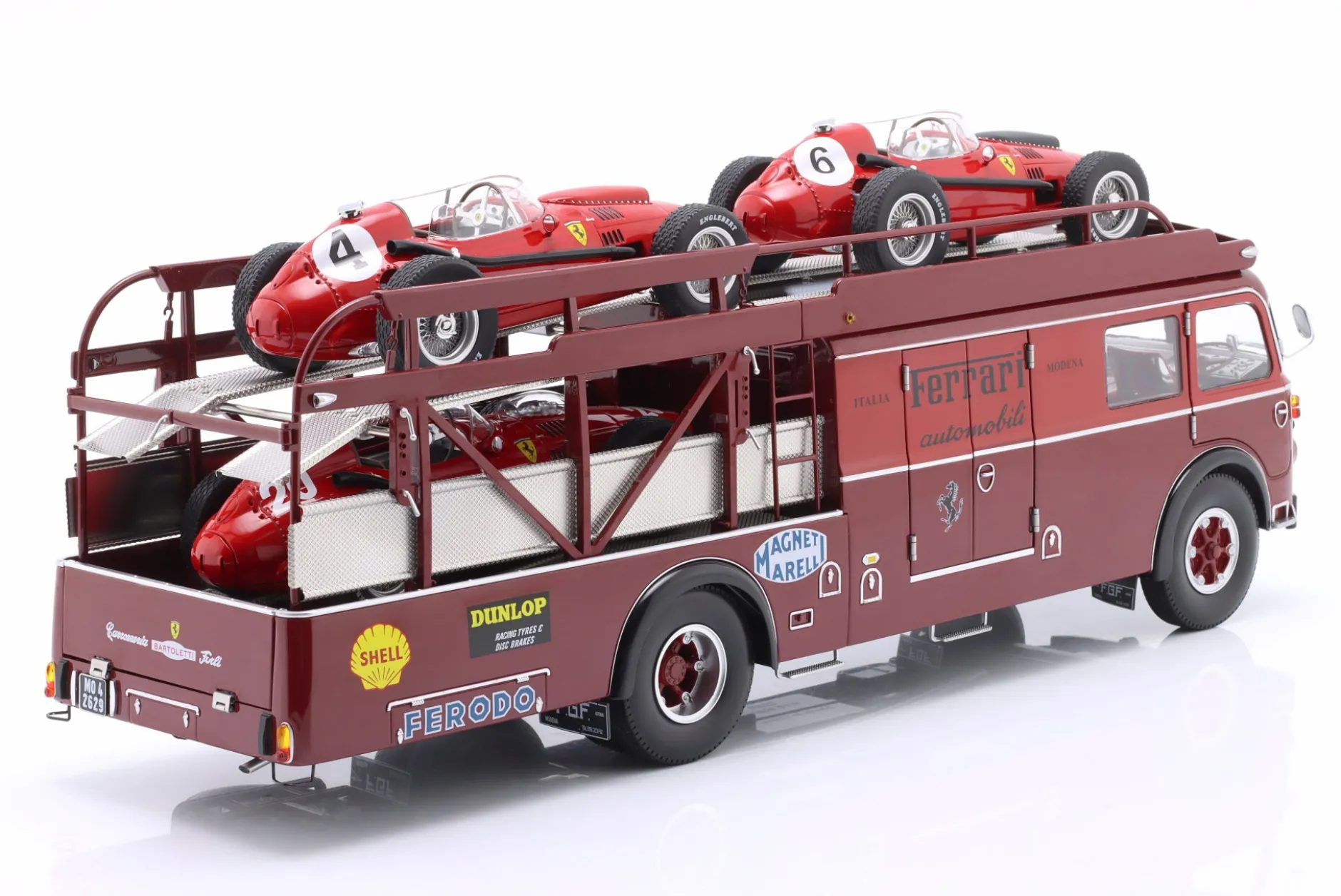 Fiat 642 RN2 Bartoletti Ferrari Renntransporter dunkelrot 1:18 CMR