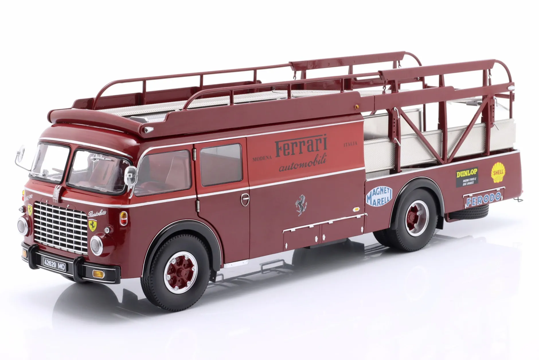 Fiat 642 RN2 Bartoletti Ferrari Renntransporter dunkelrot 1:18 CMR