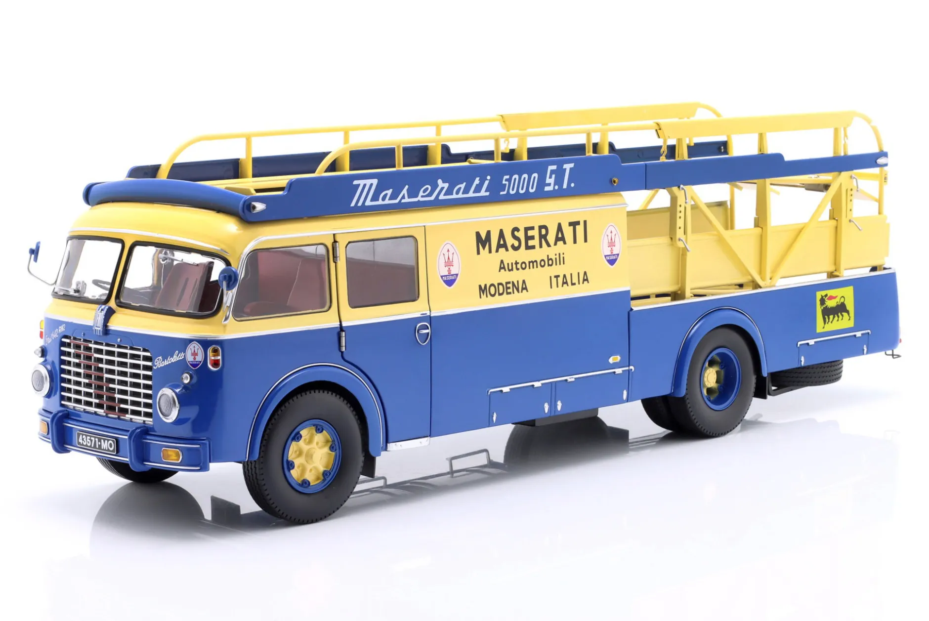 Fiat 642 RN2 Bartoletti Maserati Renntransporter Formel 1 1957 blau / gelb 1:18 CMR