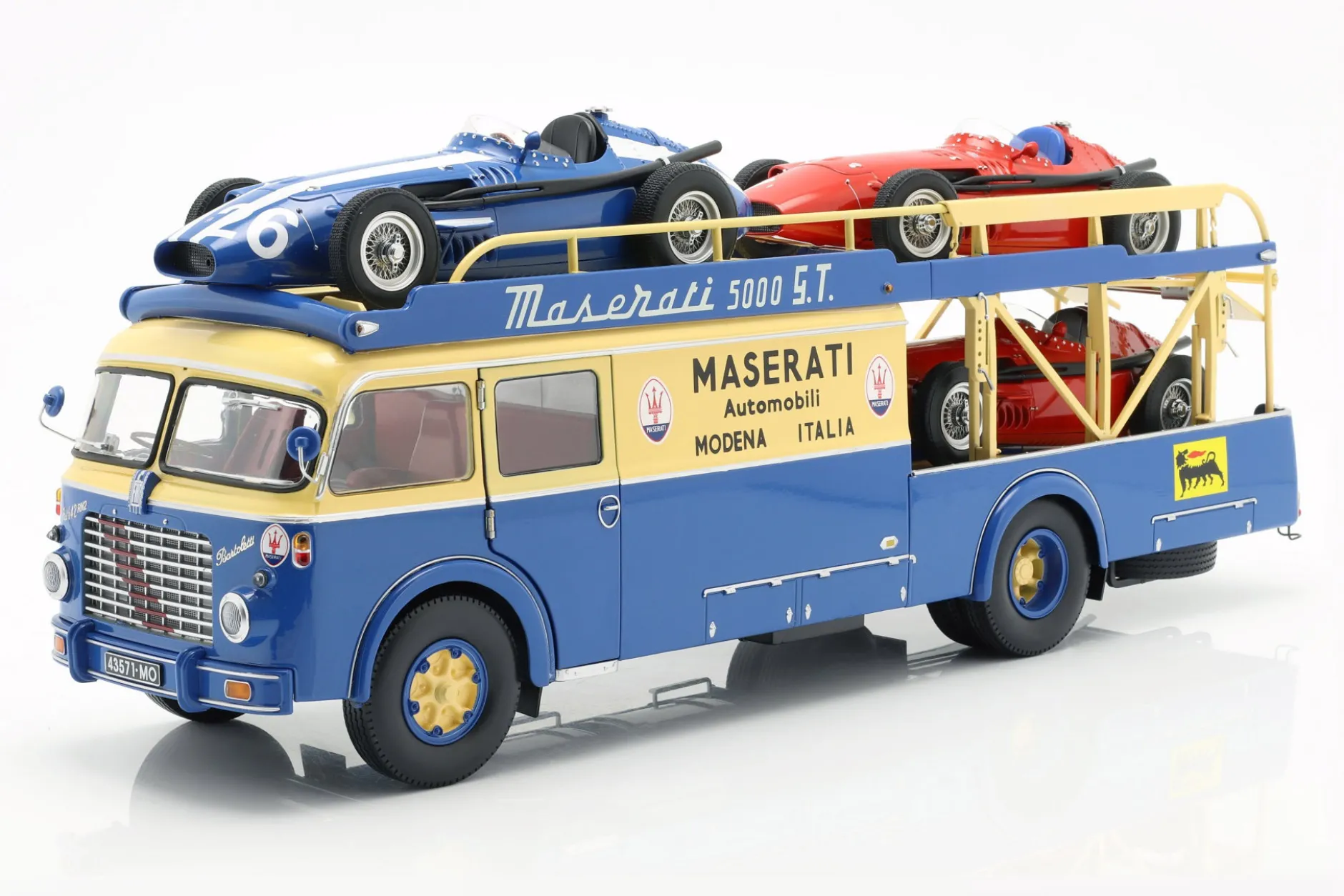 Fiat 642 RN2 Bartoletti Maserati Renntransporter Formel 1 1957 blau / gelb 1:18 CMR