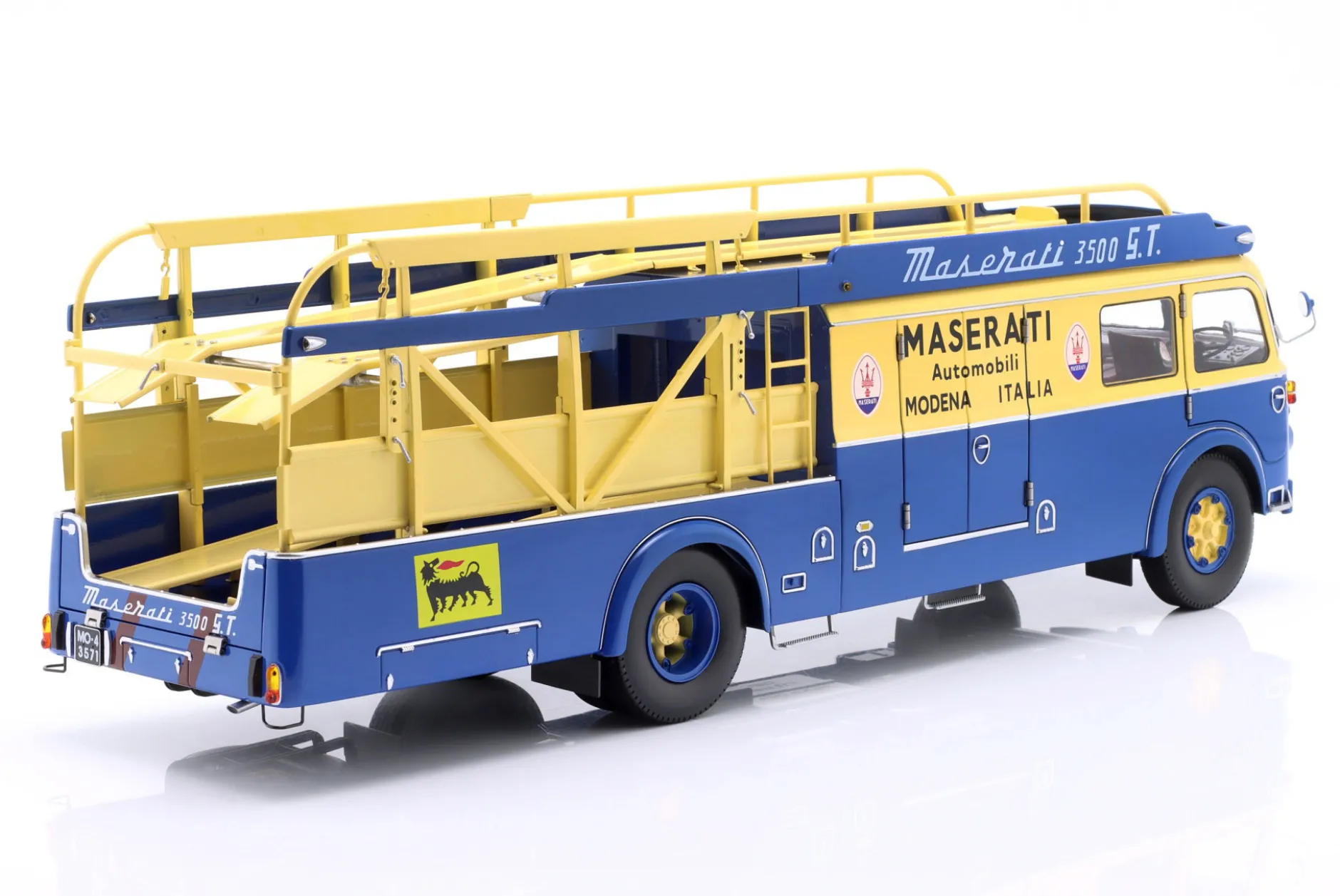 Fiat 642 RN2 Bartoletti Maserati Renntransporter Formel 1 1957 blau / gelb 1:18 CMR