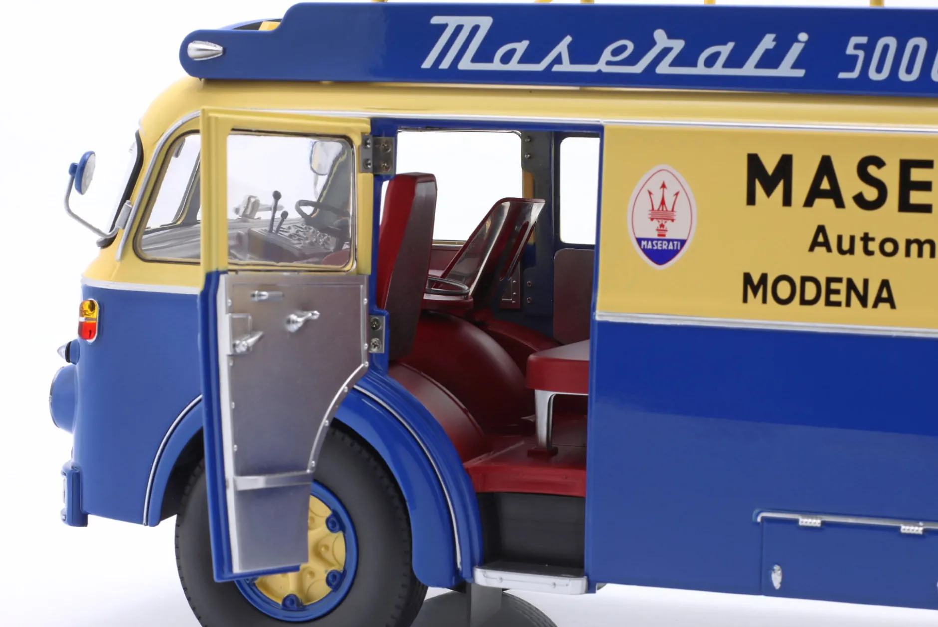 Fiat 642 RN2 Bartoletti Maserati Renntransporter Formel 1 1957 blau / gelb 1:18 CMR