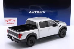 Ford F-150 Raptor Supercrew Pick-Up Baujahr 2019 silber 1:18 AUTOart