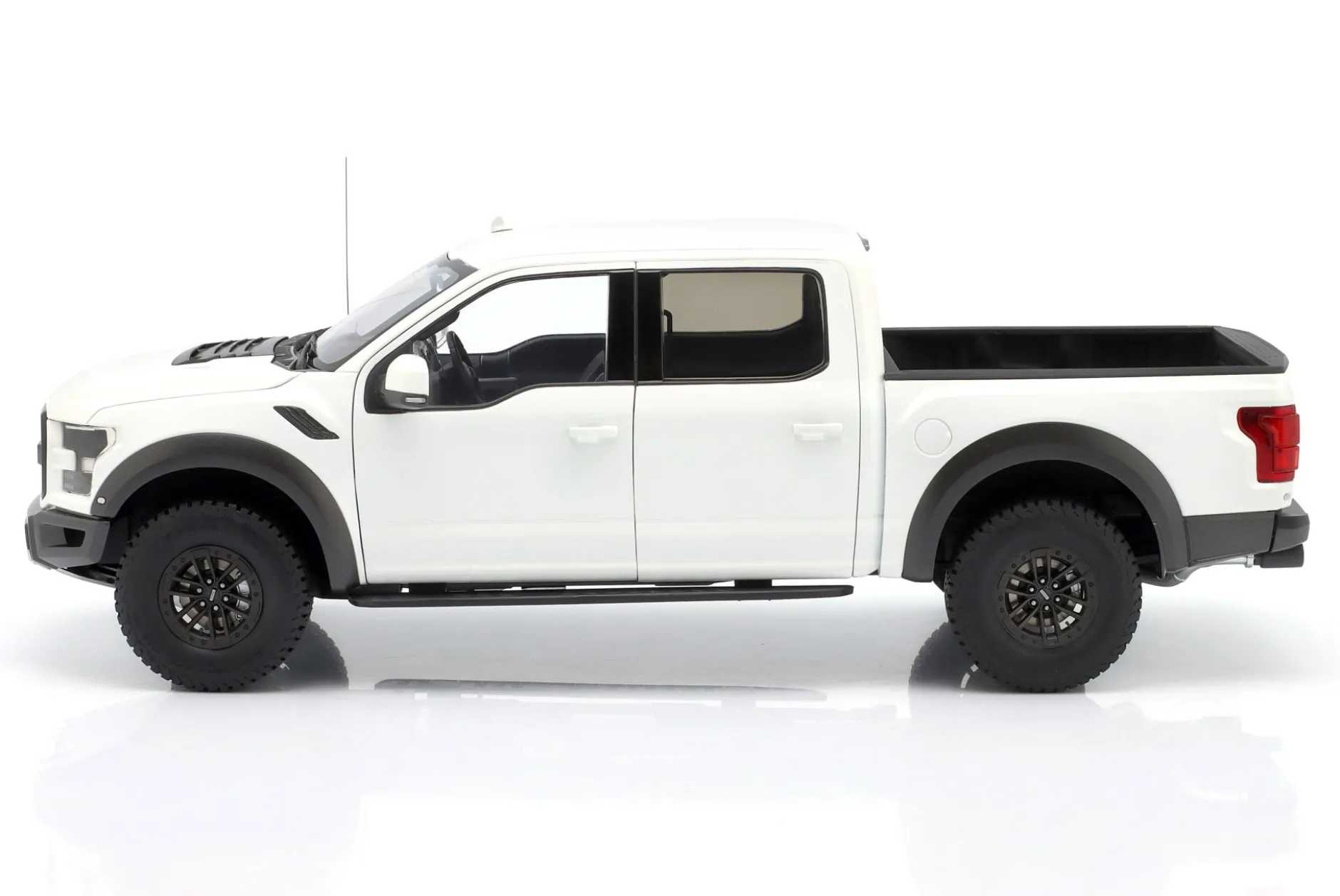 Ford F-150 Raptor Supercrew Pick-Up Baujahr 2019 Oxford weiß 1:18 AUTOart