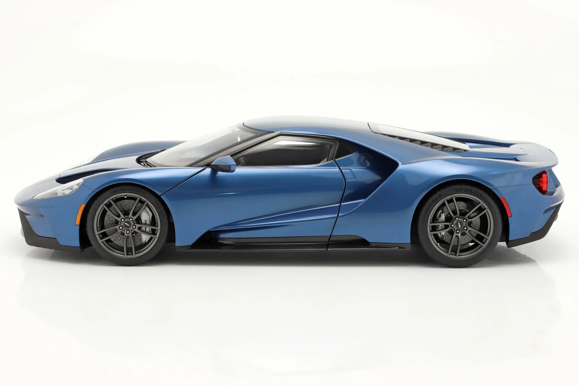 Ford GT Baujahr 2017 liquid blau 1:12 AUTOart