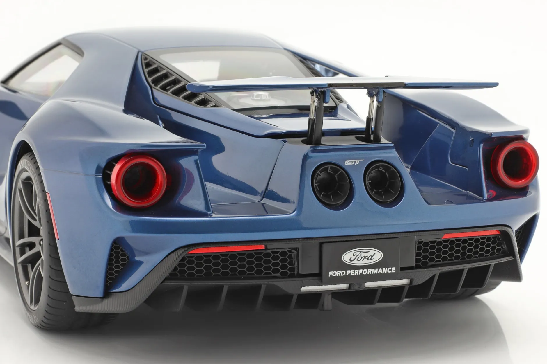 Ford GT Baujahr 2017 liquid blau 1:12 AUTOart