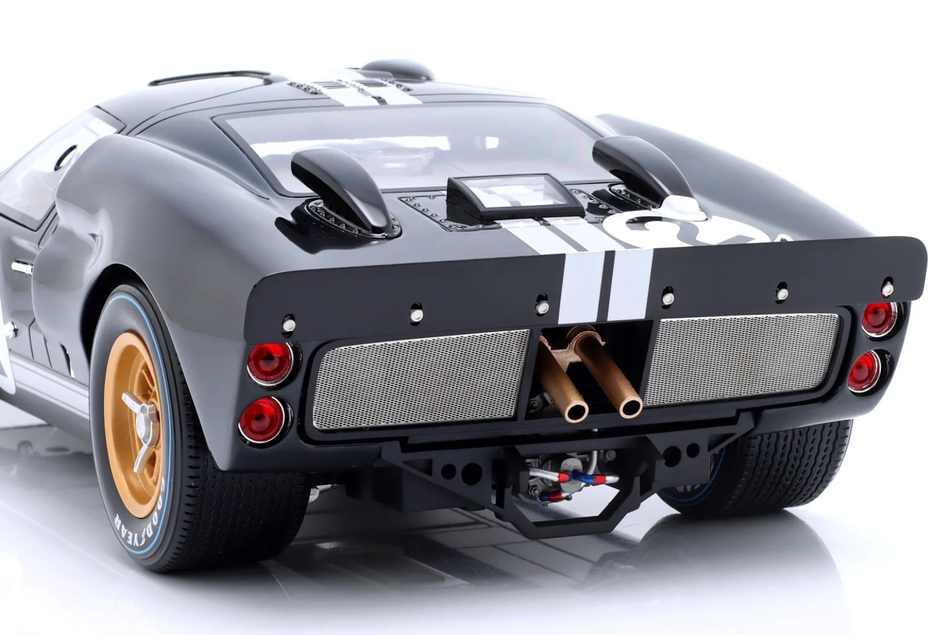 Ford GT40 Mk II #2 Sieger 24h LeMans 1966 McLaren, Amon 1:12 CMR