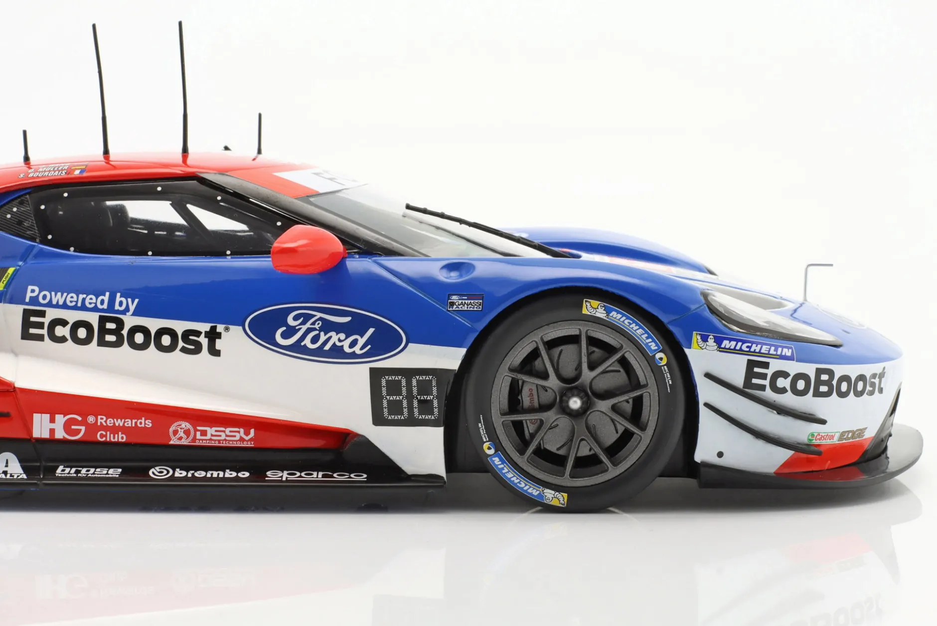 Ford GT #66 Winner GTLM-Klasse 24h Daytona 2017 Müller, Hand, Bourdais 1:18 Ixo