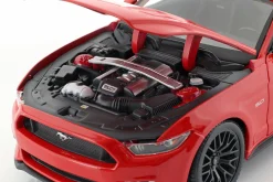 Ford Mustang Baujahr 2015 rot 1:18 Maisto