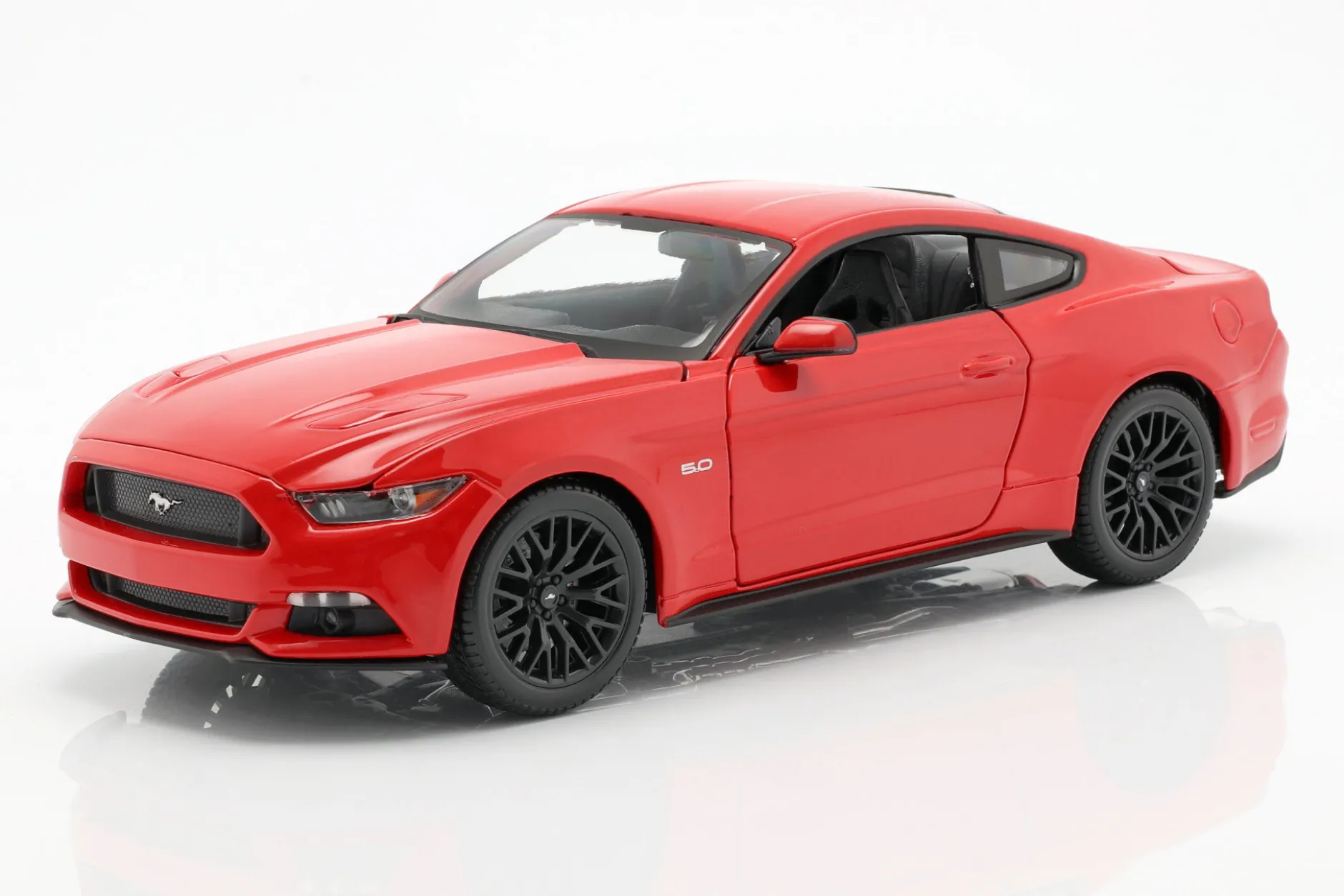 Ford Mustang Baujahr 2015 rot 1:18 Maisto