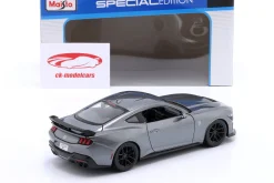 Ford Mustang Darkhorse Baujahr 2024 grau metallic 1:24 Maisto