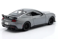 Ford Mustang Darkhorse Baujahr 2024 grau metallic 1:24 Maisto