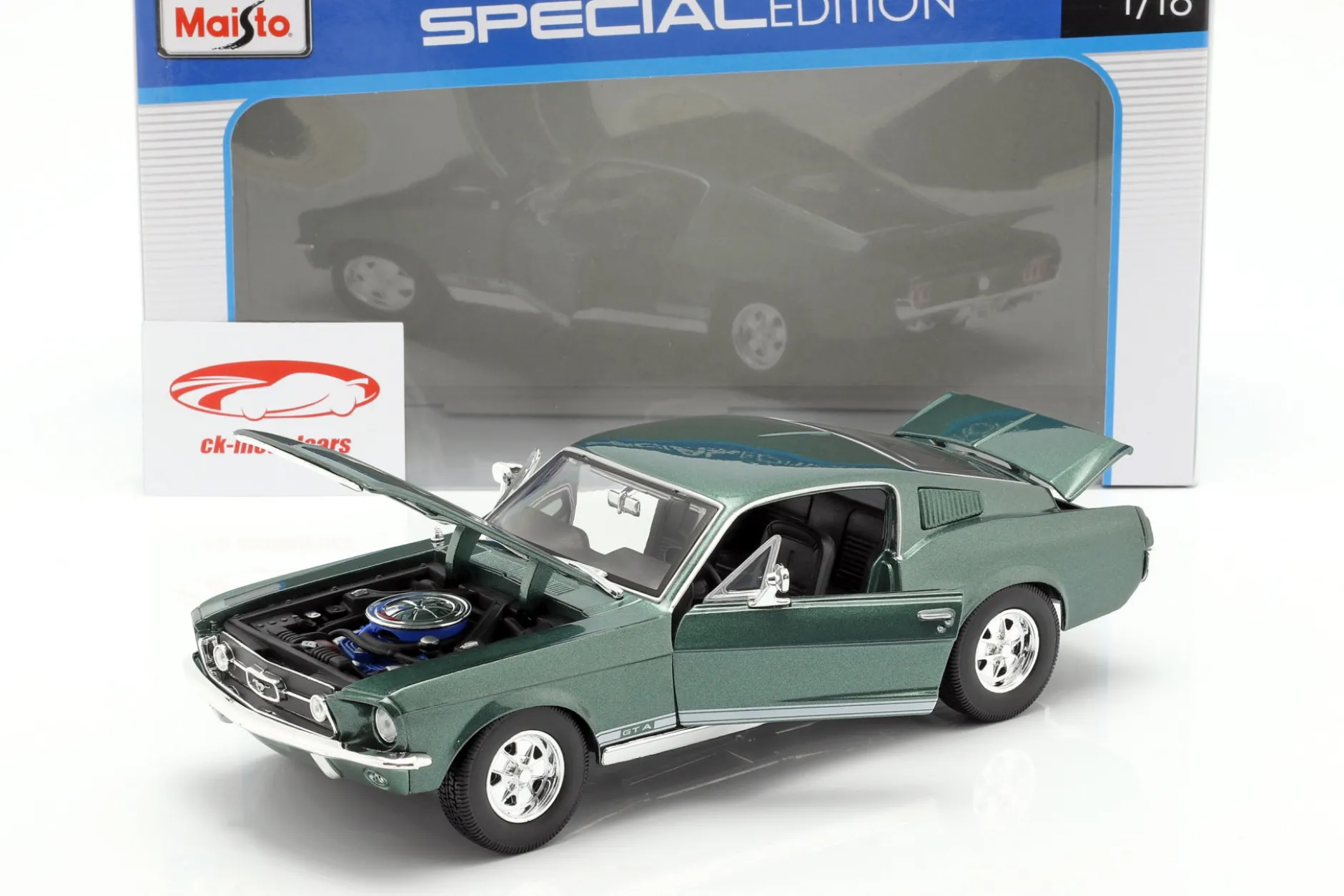 Ford Mustang GTA Fastback Baujahr 1967 grün 1:18 Maisto