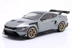 Ford Mustang GTD Baujahr 2025 silbergrau metallic 1:18 Ixo