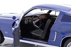 Ford Mustang GT Fastback Baujahr 1968 blau metallic / weiß 1:12 KK-Scale