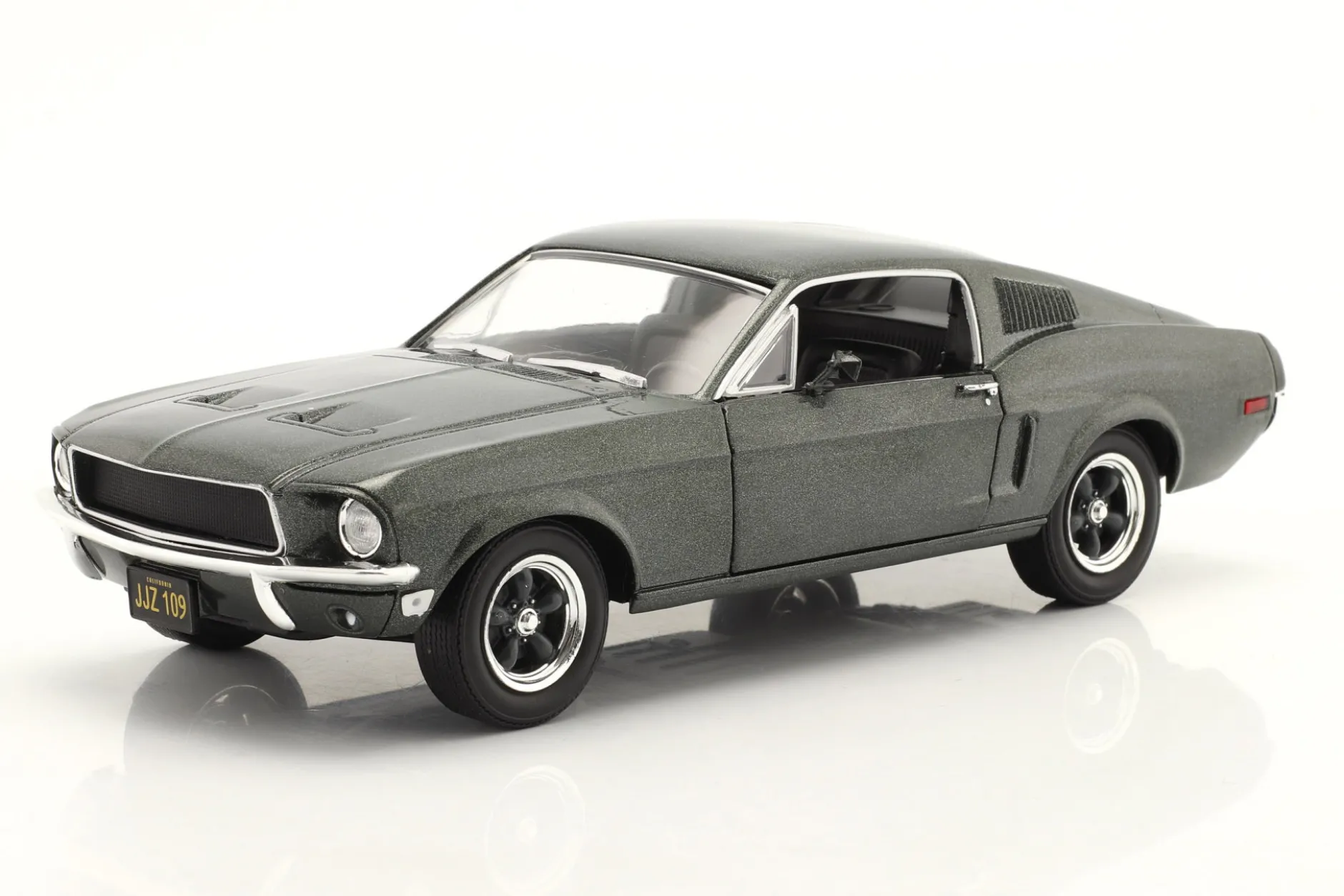 Ford Mustang GT Fastback Baujahr 1968 hochland grün 1:24 Greenlight