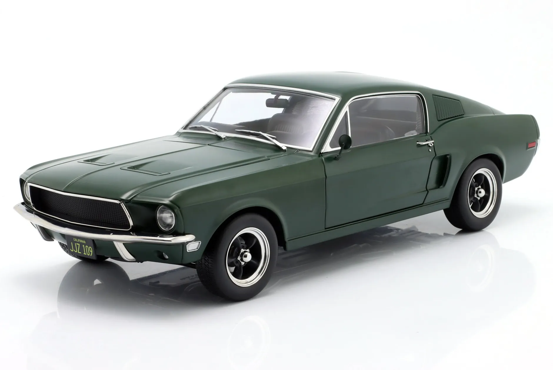Ford Mustang GT Fastback Movie Edition Bullitt 1968 matt dunkelgrün 1:12 KK-Scale