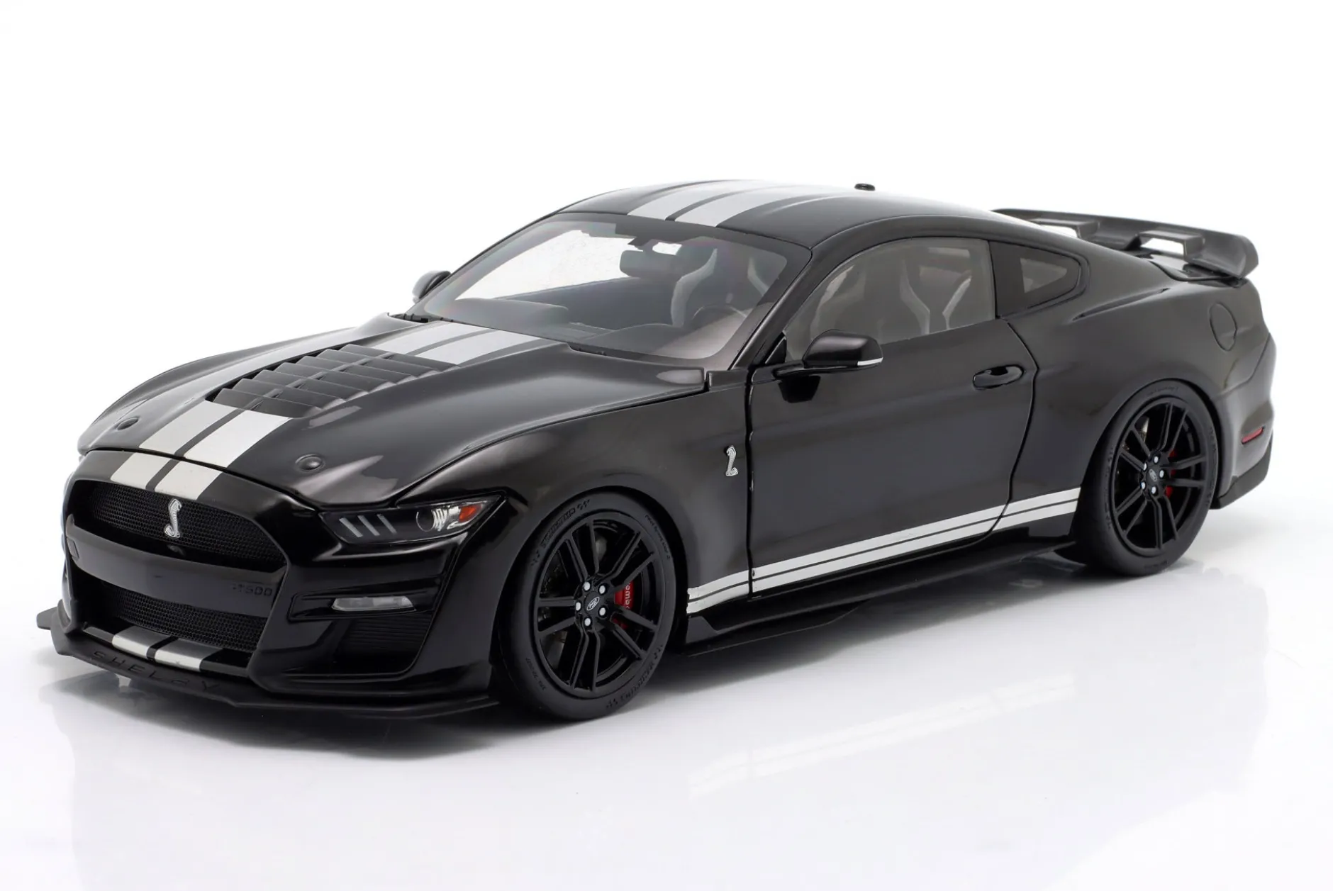 Ford Mustang Shelby GT500 Baujahr 2022 schwarz 1:18 Ixo