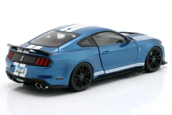 Ford Mustang Shelby GT500 Baujahr 2022 blau metallic / weiß 1:18 Ixo