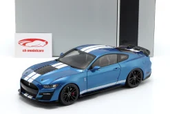 Ford Mustang Shelby GT500 Baujahr 2022 blau metallic / weiß 1:18 Ixo